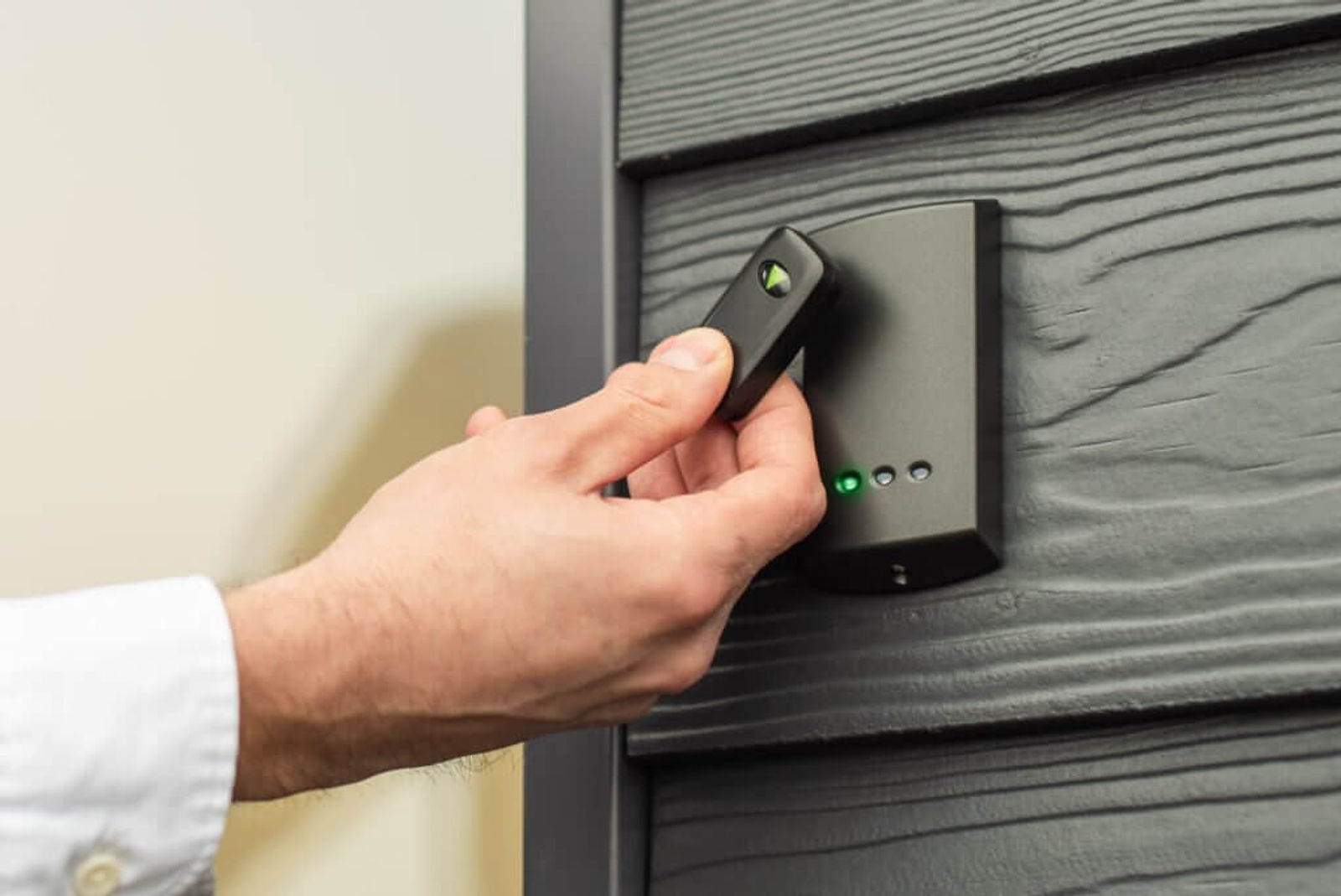 Commerial-key-fob-door-entry-system.jpg